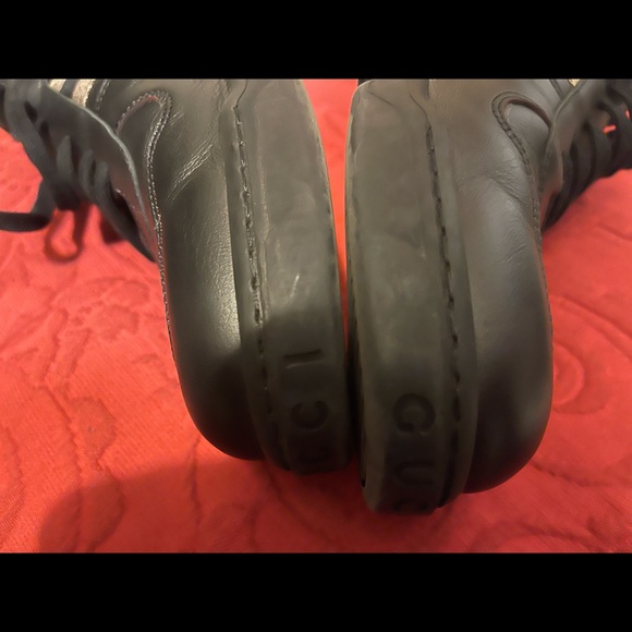 Classic GUCCI BLACK & GOLD Sneakers - Picture 7 of 15